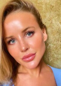 Проститутка Валентина +7(981)136-33-84 Санкт-Петербург